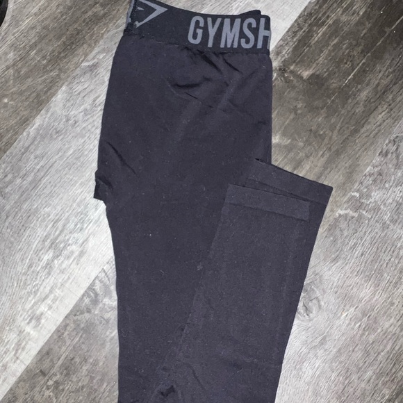 Black gymshark leggings - Picture 2 of 2